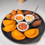 Favoritos de la Casa (3 Kibbes, 4 Empanaditas, 5 Chicharrones de pollo)