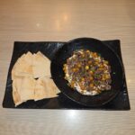 Labneh especial con carne  y garbanzos